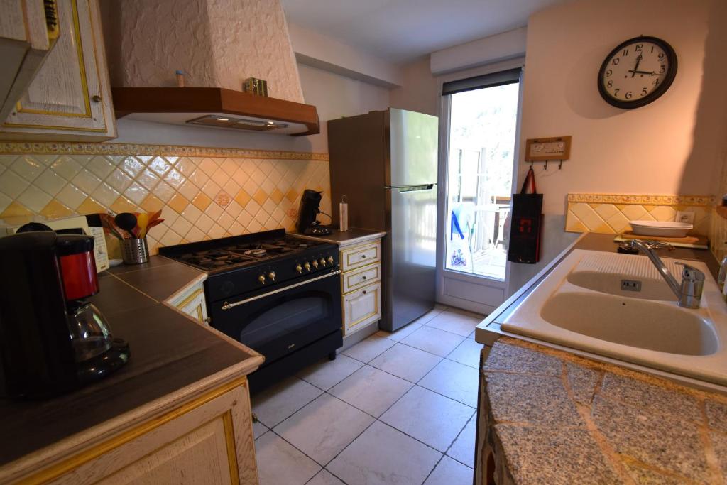 VAUJANYLOCATIONS - Roches Grandes 49 photo 4