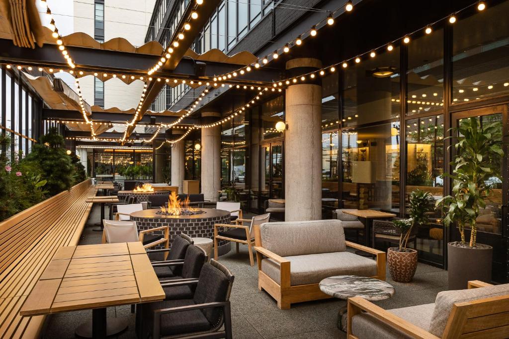 The Emily Hotel photo 2