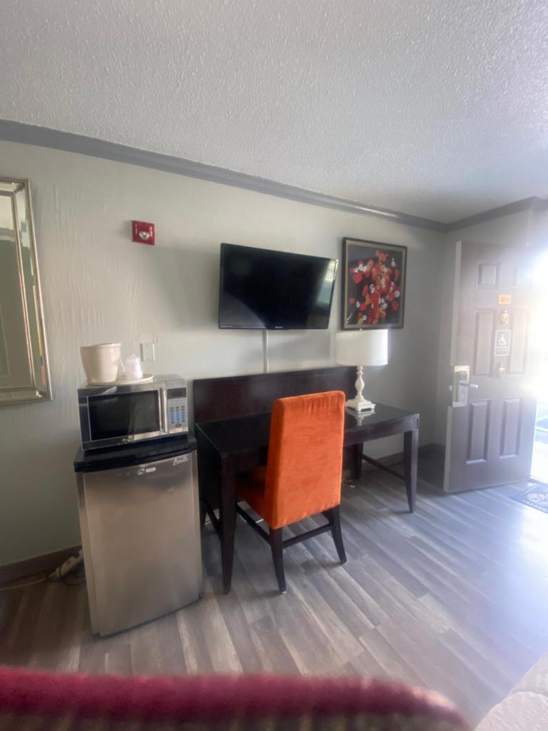 Budget INN At The Heavenly Gondola photo 2