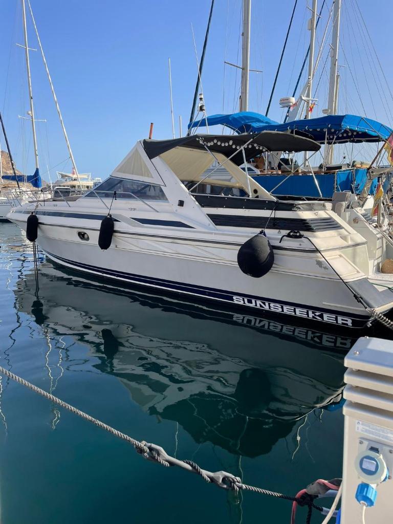 Boat in Puerto de Mogán photo 2