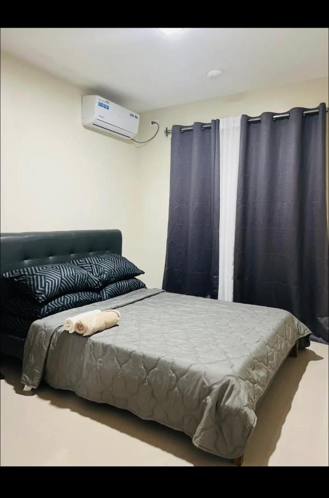 Cozy and Spacious With a view and parking photo 3