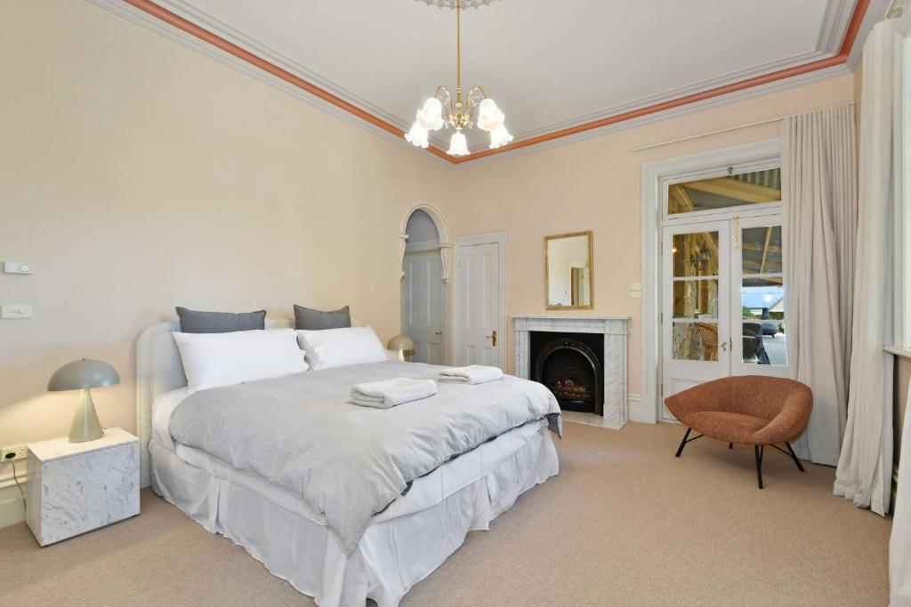 Cornhill - Merrijig - Sleeps 12 photo 1