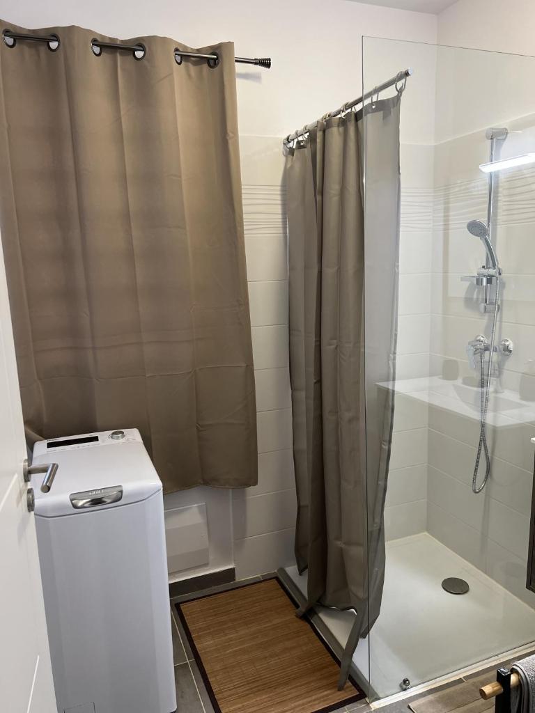 APPARTEMENT T3 COSY et PAISIBLE avec JARDIN à REMIRE-MONTJOLY photo 4