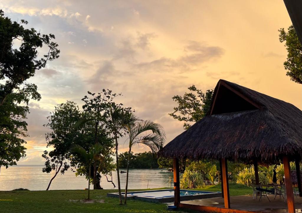 Lope Lope Beach Bungalows photo 1