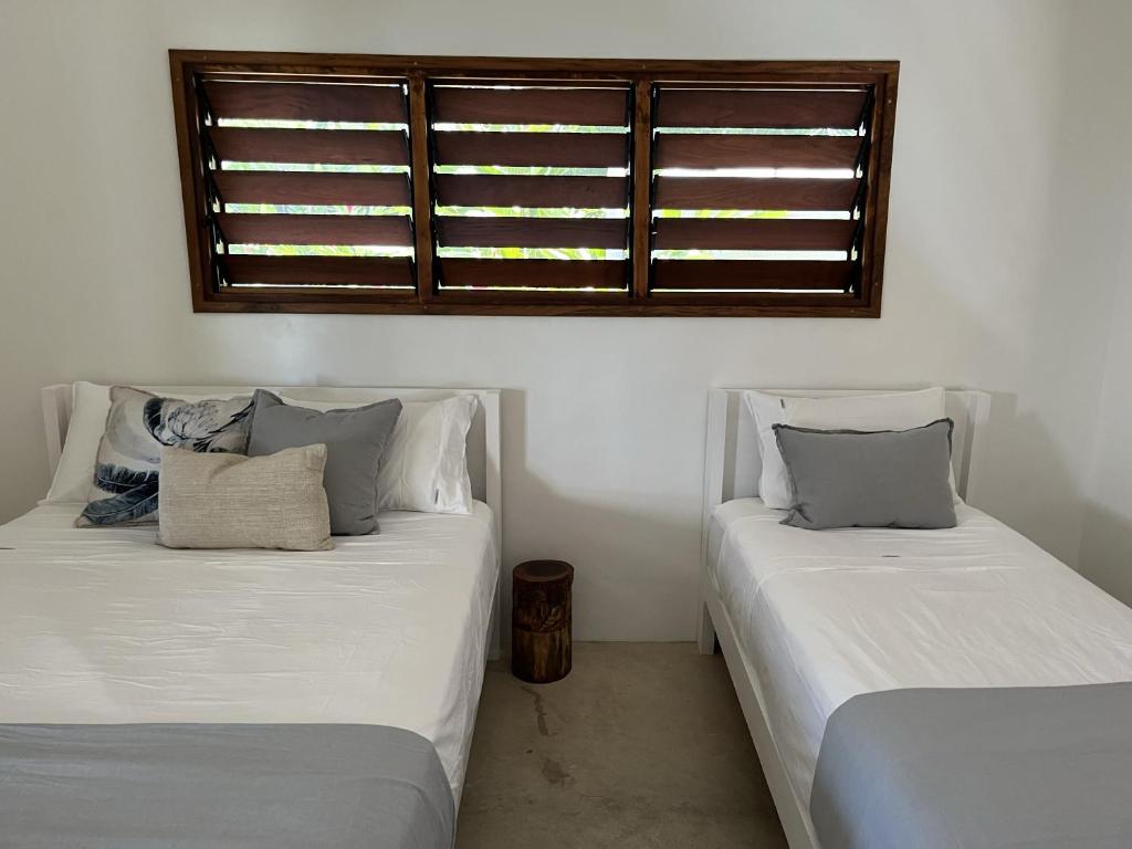 Lope Lope Beach Bungalows photo 4