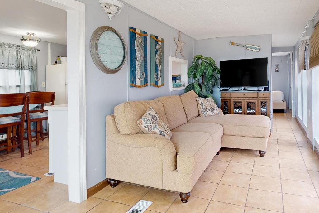 Oyster Drive Bungalow photo 4