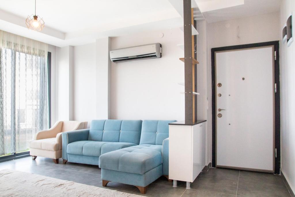 Sea View Flat with Shared Pool 5 min to Beach photo 4
