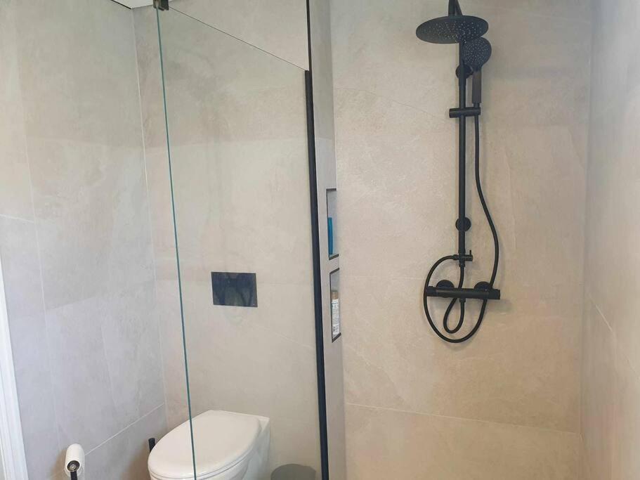 Hjemmekoselig fritidsbolig i Andebu på to plan photo 2