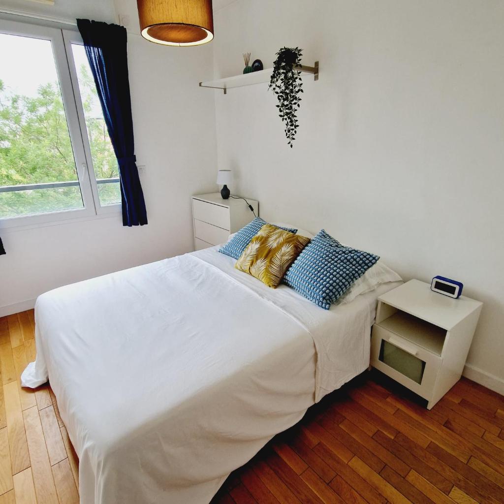 Modern and confortable apartment close to Paris photo 2