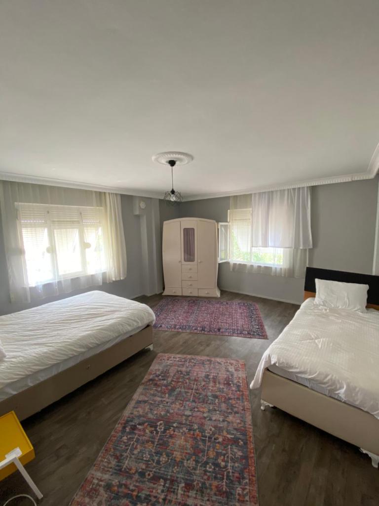 Triplex house near the airport photo 4