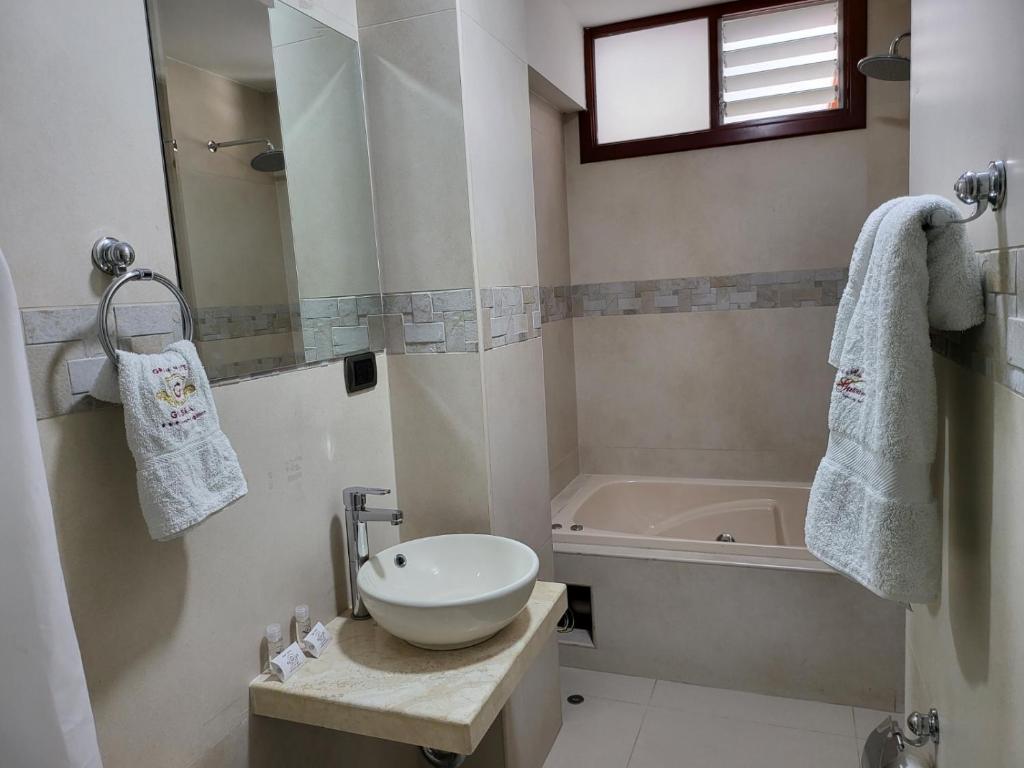 Gran Hotel Guisama photo 3