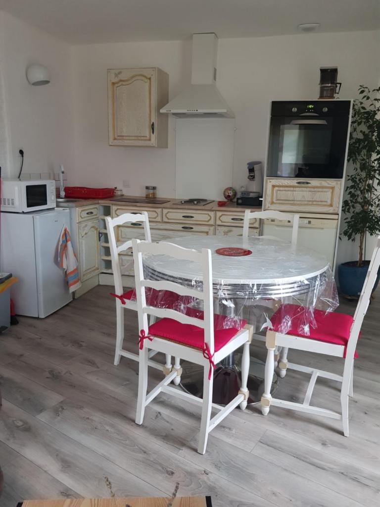 Maison de bourg, comme a la maison ! photo 1