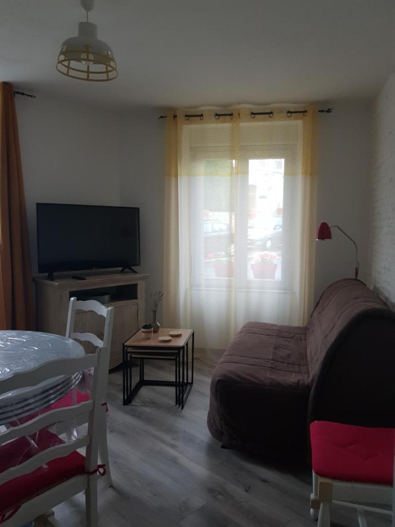 Maison de bourg, comme a la maison ! photo 2