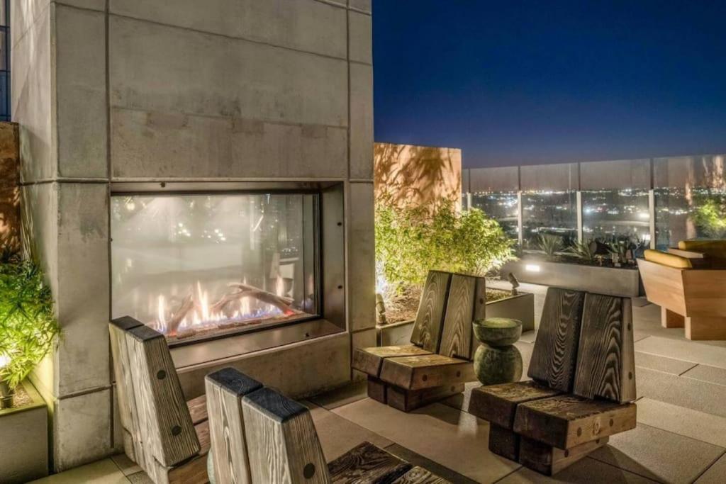 Highrise 1BR Luxe Suite near DT and Vibrant Rainey St photo 3