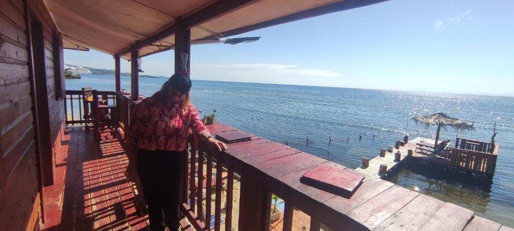 Victoria s Beach House and Snorkeling Center photo 4