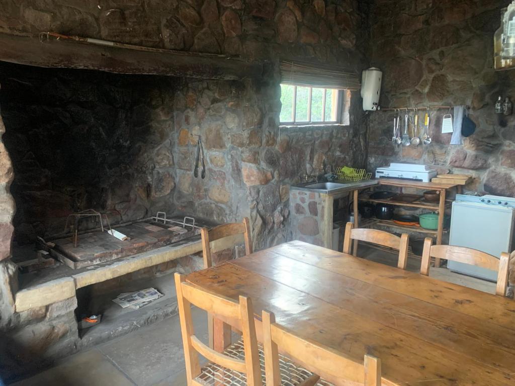 Stone cottage photo 1