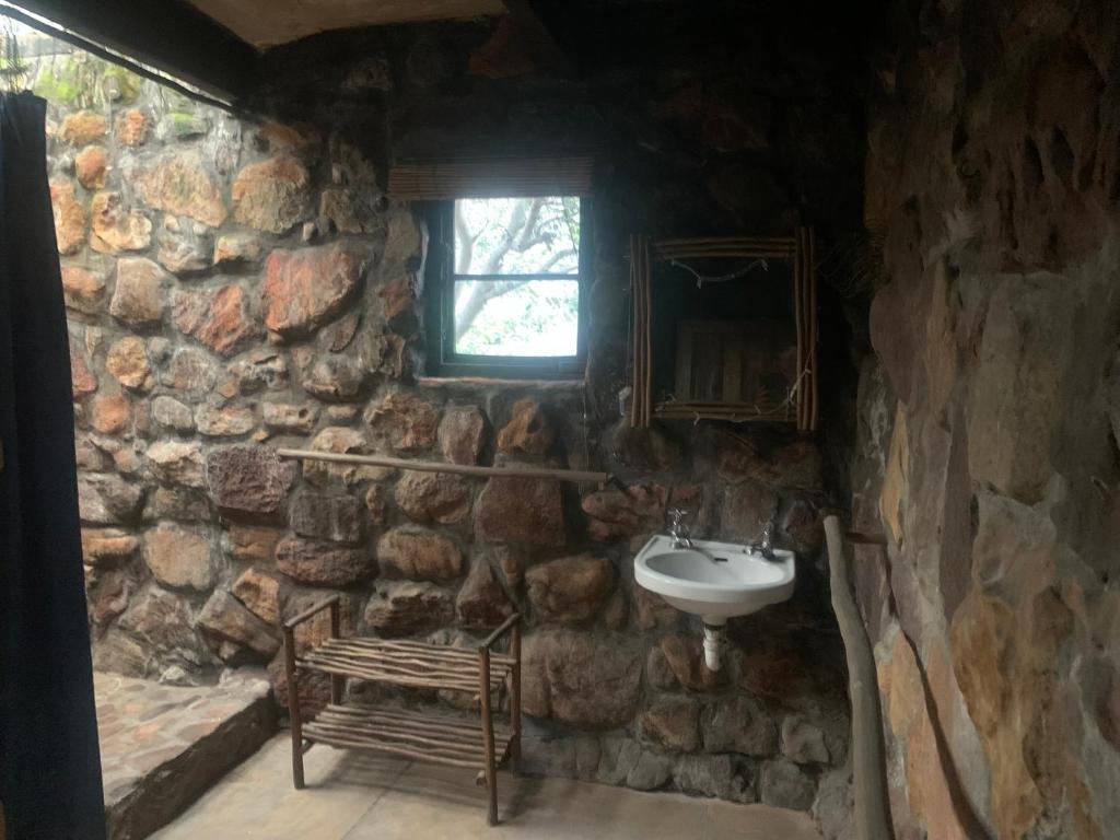 Stone cottage photo 4
