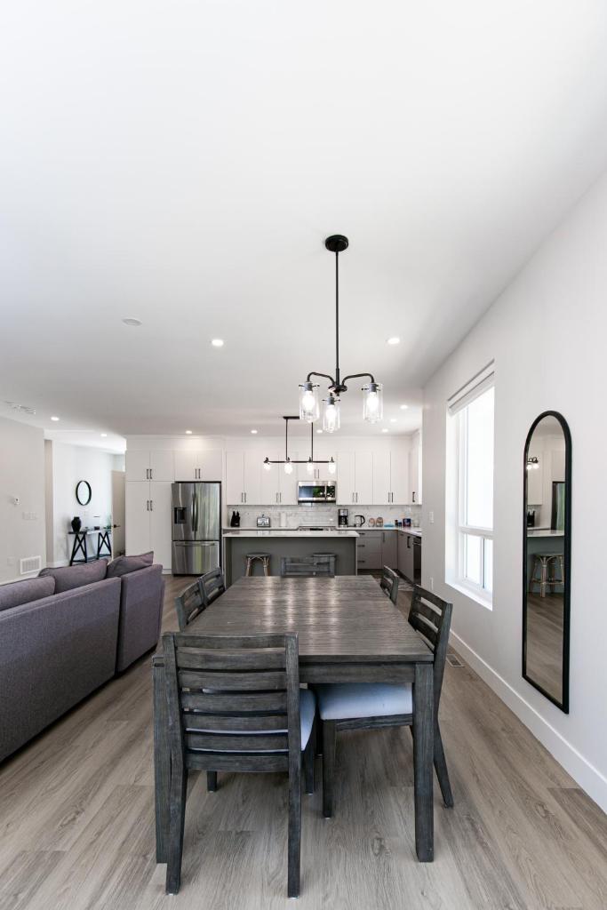 Luxurious Home in Lake Cowichan photo 1