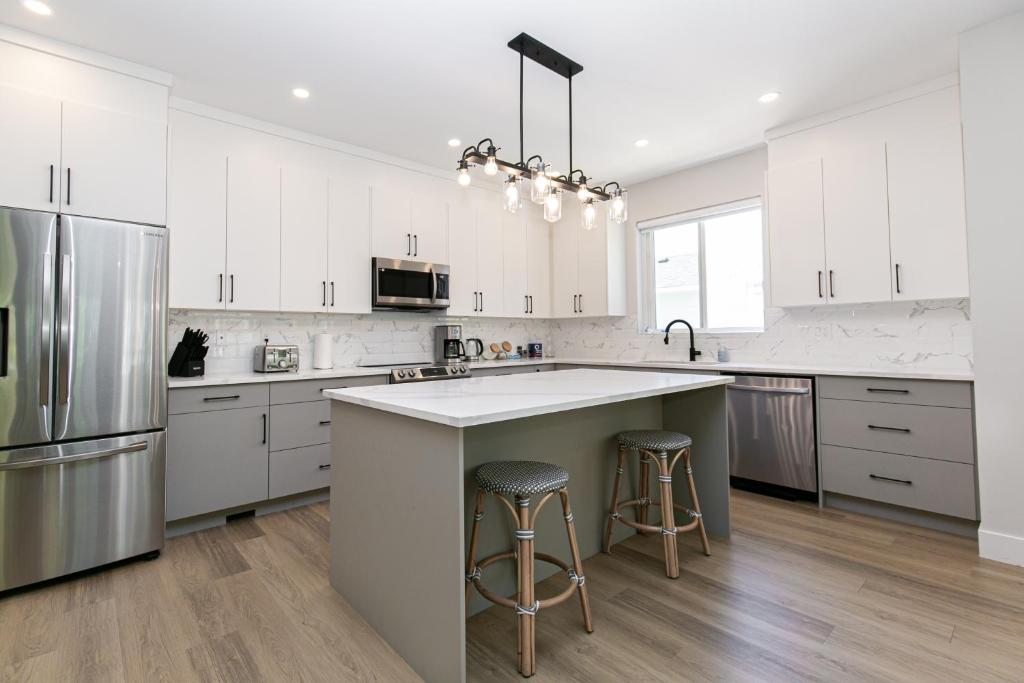 Luxurious Home in Lake Cowichan photo 2