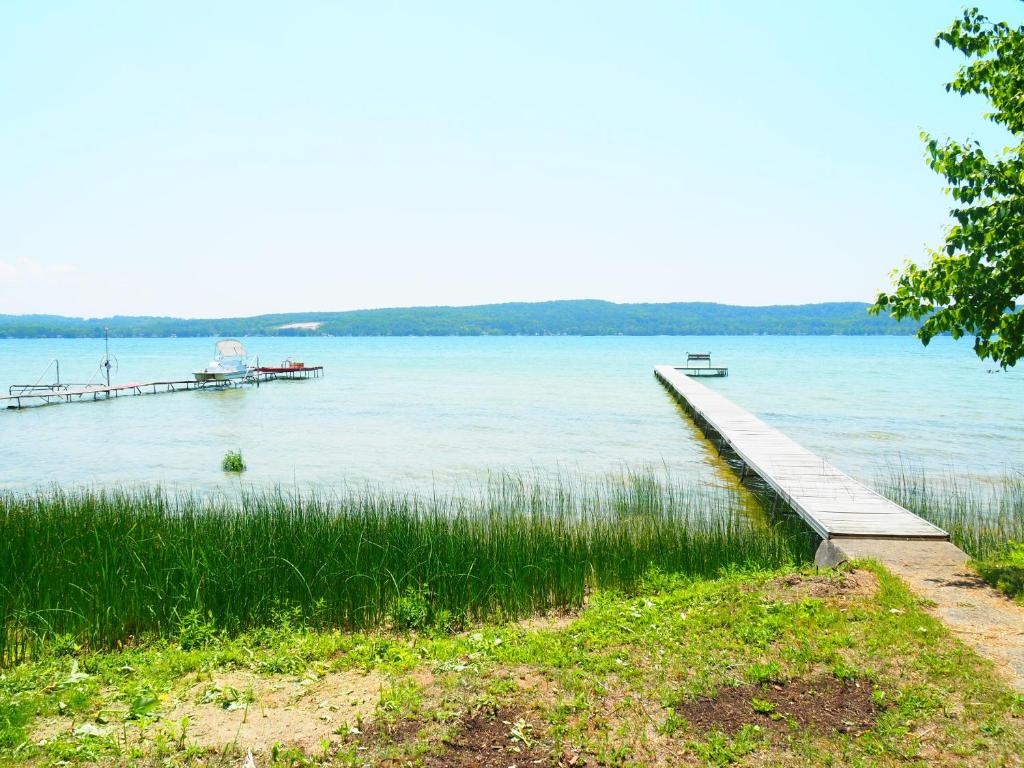 Cavalier Cottage - Private Lakefront W Kayaks! photo 3