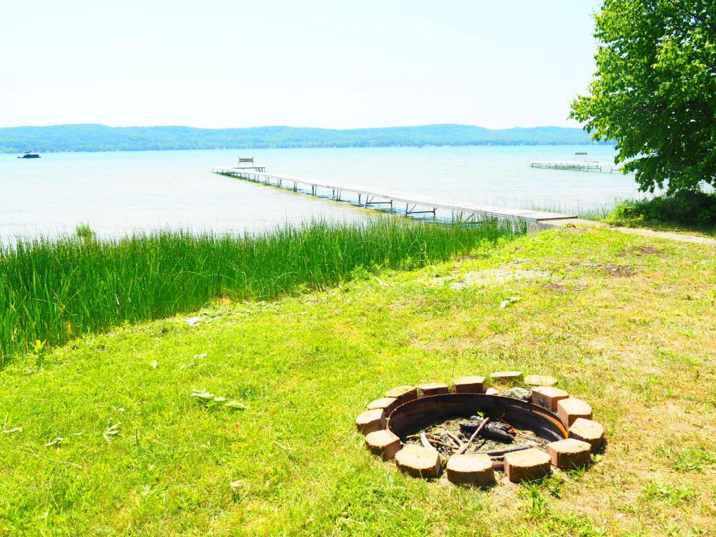 Cavalier Cottage - Private Lakefront W Kayaks! photo 4