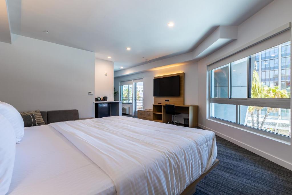 Hotel Mai Downtown Long Beach photo 4