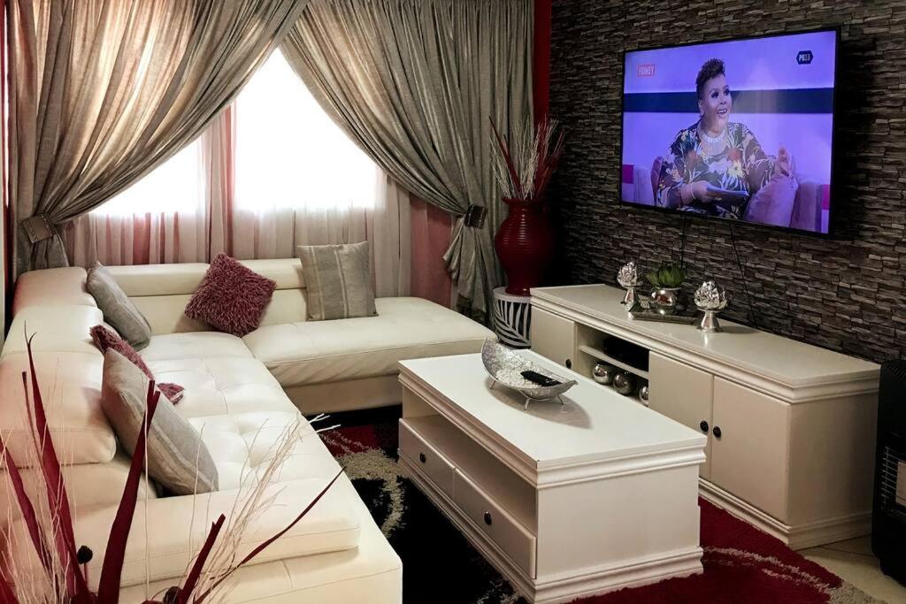 Modern style Apartment in Pretoria-Central