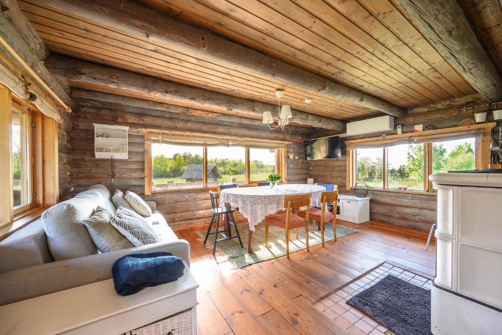 Log house with a sauna and hot tub in Atla! photo 3