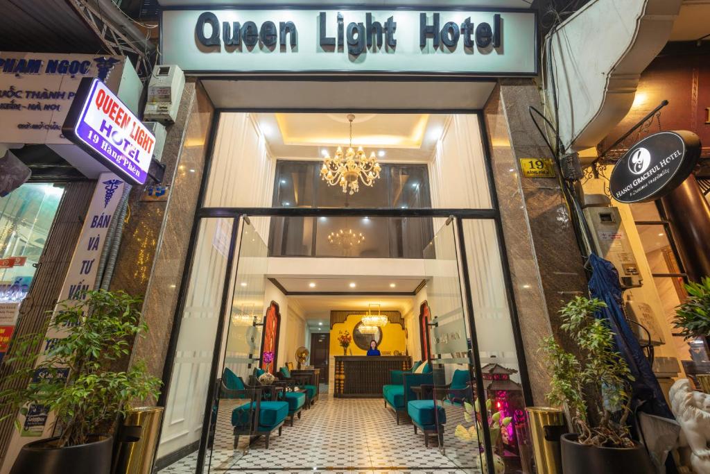 Queen Light Hotel