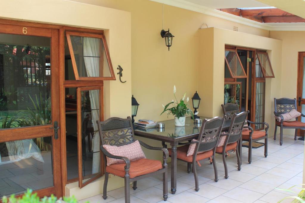 LUXURY EN-SUITE KING ROOM @ 4 STAR GUEST HOUSE photo 4