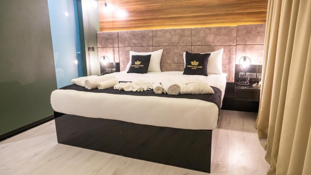 Crown Salamis Hotel photo 1