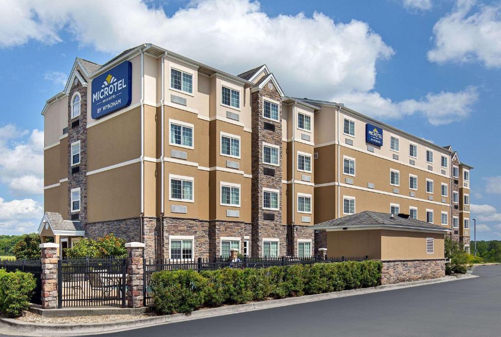 Microtel Inn & Suites by Wyndham Opelika image