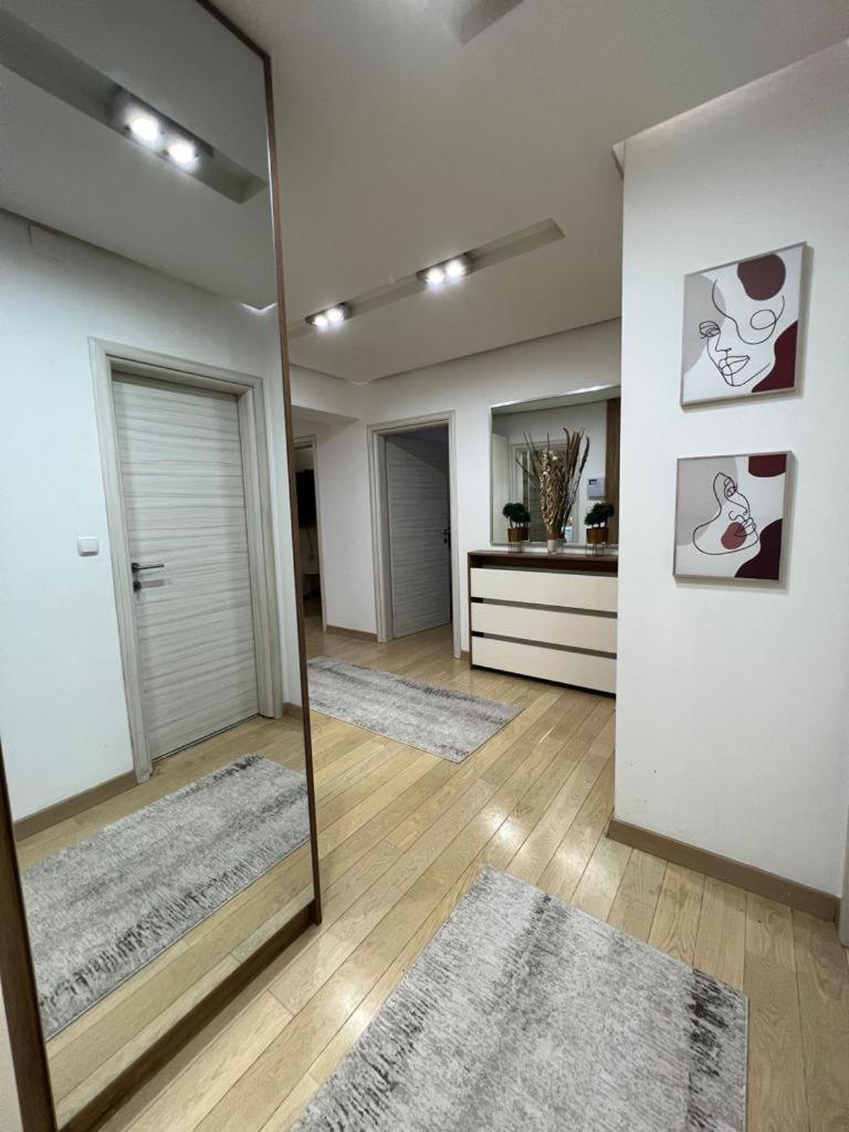 Lux Apartment Dolce Casa Skopje-2 Karpos photo 2