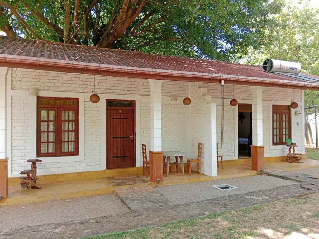 Sigiri Access Villa & Restaurant