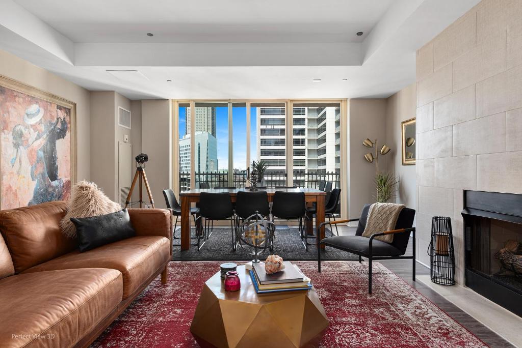 The Bernardin Gold Coast Luxury Apartments Near Magnificent Mile image