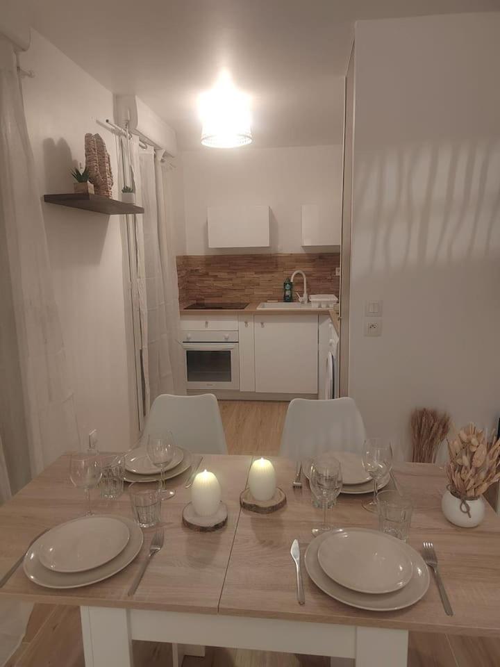 T2 balnéothérapie, jardin, parking, tram, boulodrome (T2 balneotherapie, jardin, parking, tram, boulodrome) - Thumbnail image