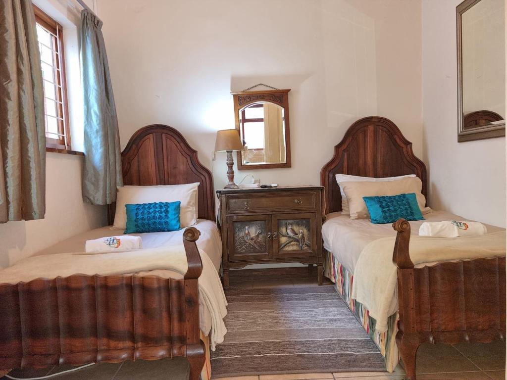Bikini Beach Holiday Home, On the Beach, Sleeps 9! - Tap to explore photos