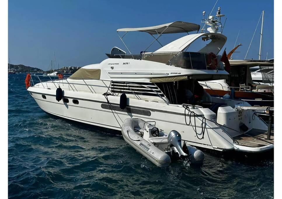 Bodrum Yacht Rental in Yalikavak