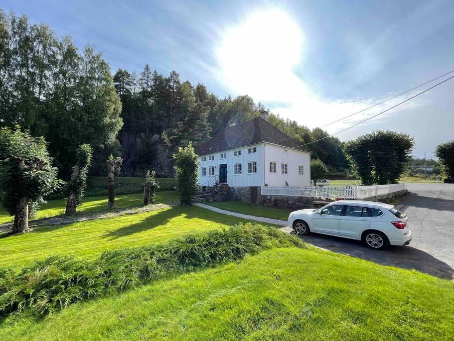 Bosvik Gård, nyrenovert leilighet i hovedhus fra 1756 photo 2