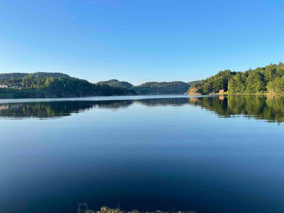 Bosvik Gård, nyrenovert leilighet i hovedhus fra 1756 photo 3