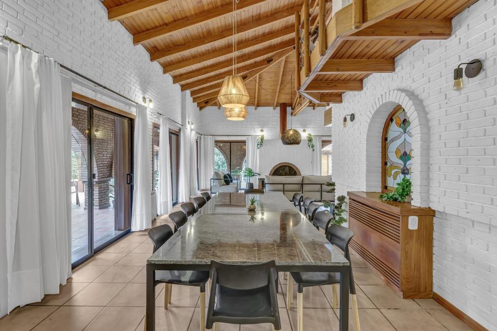 Fliphaus Wine Country - 19 Pax 7 Bd House photo 2