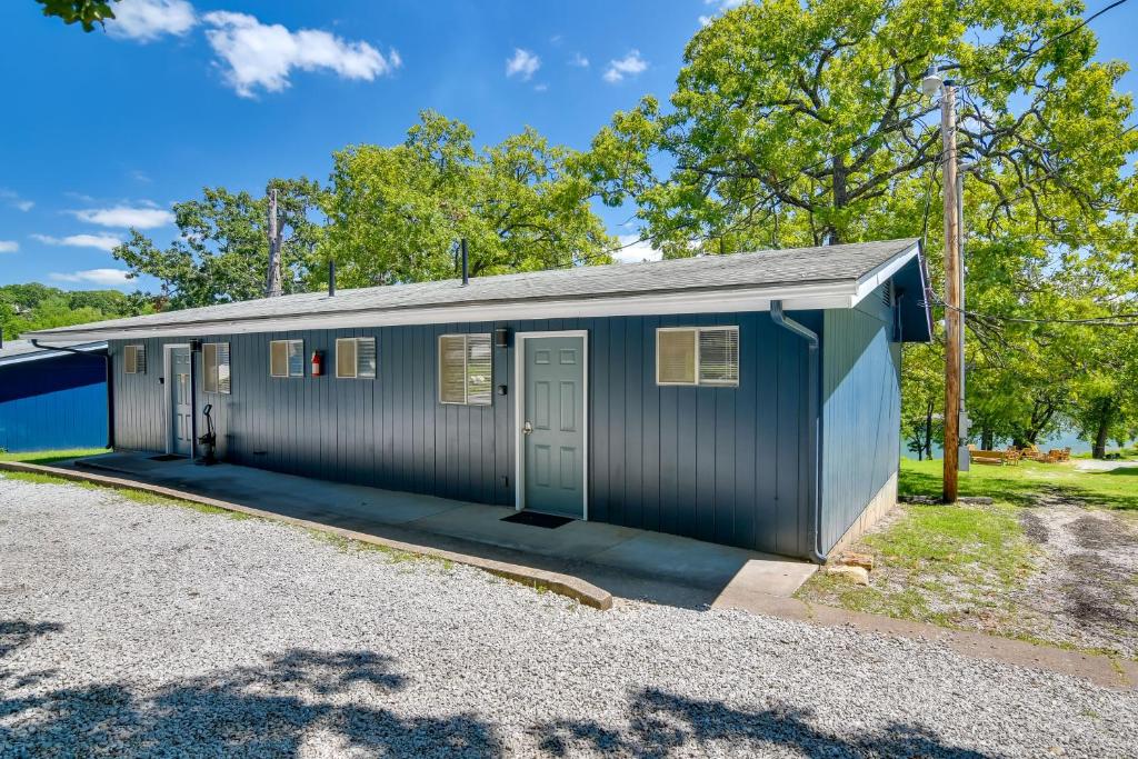 Vibrant Kimberling City Hideaway with Private Deck! photo 2