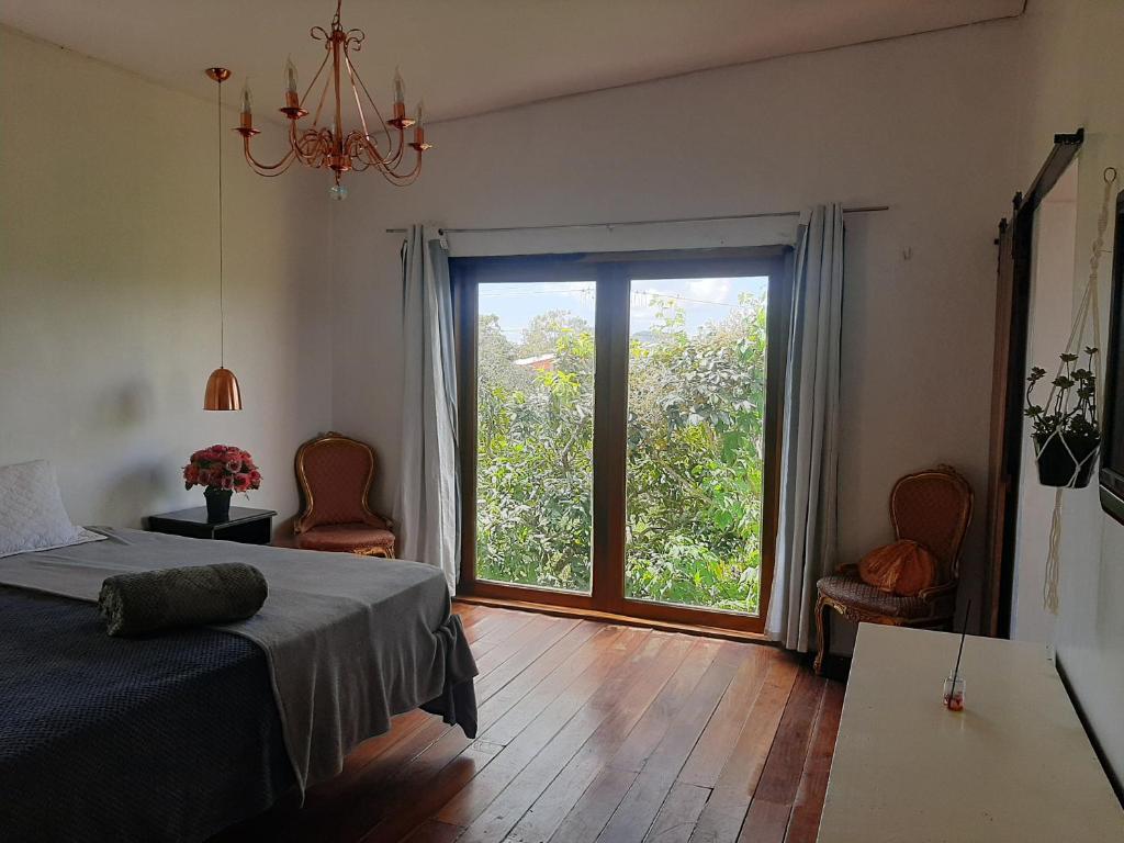 Casa em Alto Paraíso com vista para as montanhas no Eldorado ao lado do centro photo 1