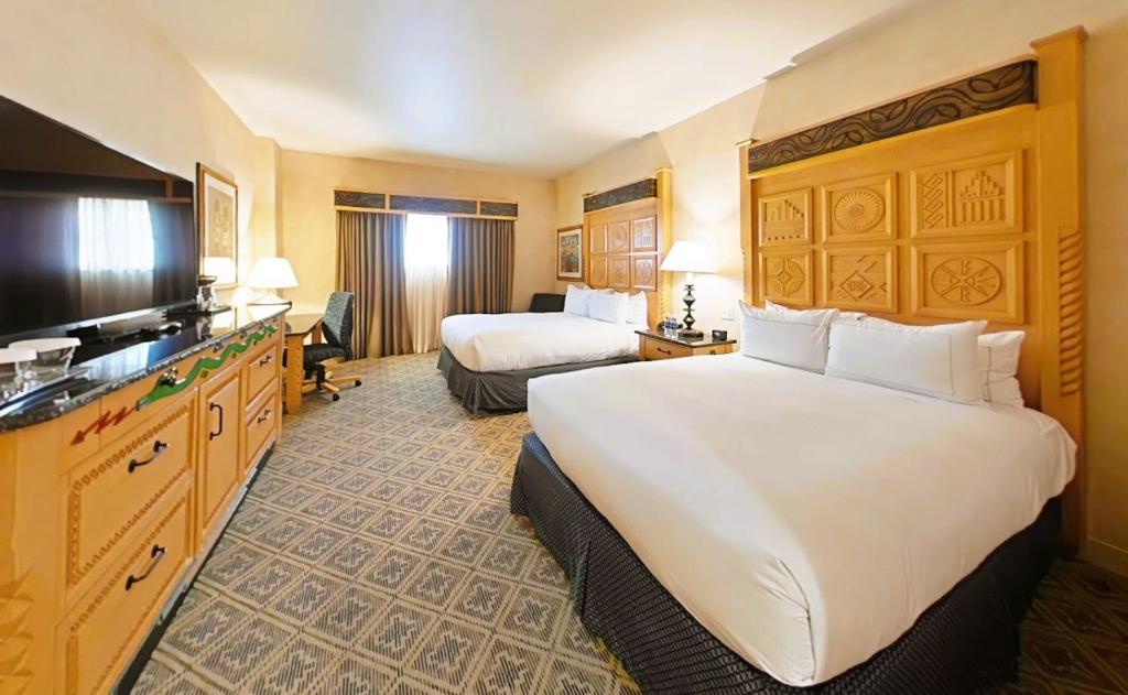 Hilton Santa Fe Buffalo Thunder - Tap to explore photos