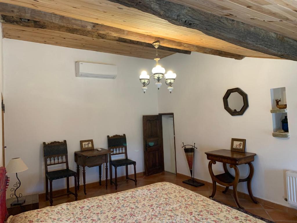 Gîte avec piscine chauffée au calme dans notre maison photo 1