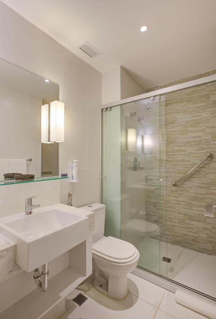 Quality Hotel Sao Caetano - Tap to explore photos