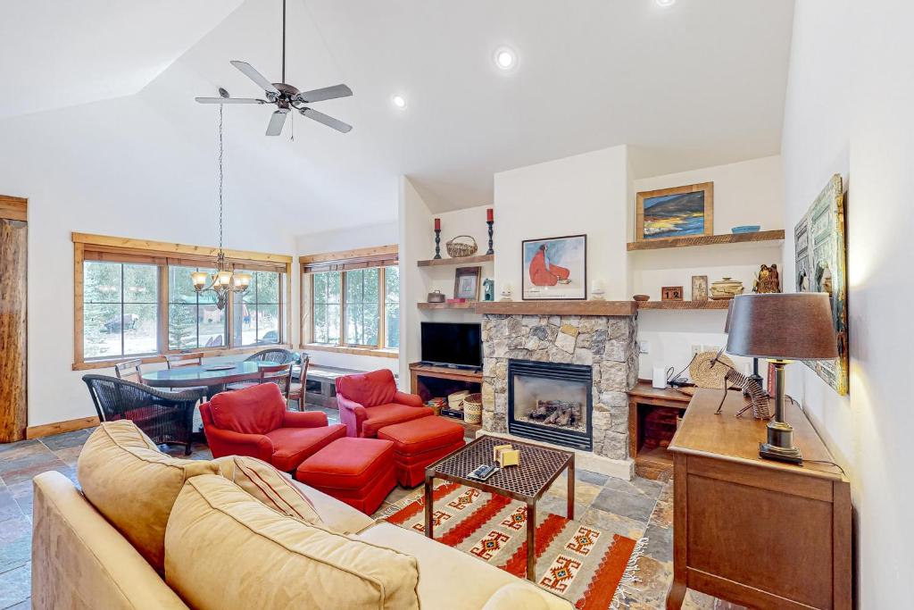 Cozy Cabin Retreat photo 1