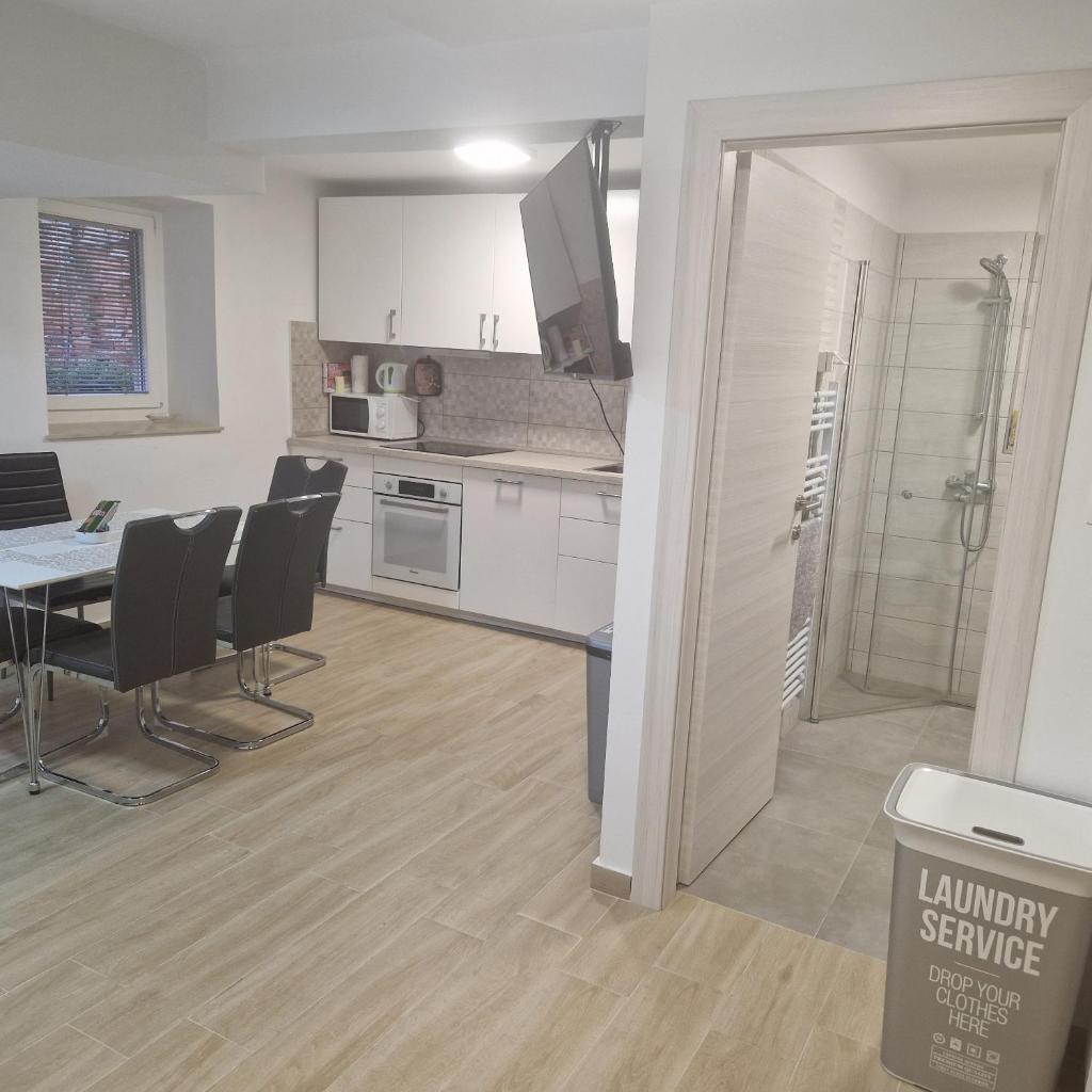 Apartman Maksimirska 89 Zagreb-63m2 - Tap to explore photos