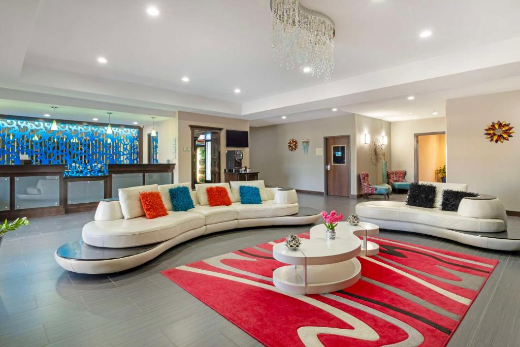 Best Western Plus Pleasanton Hotel image