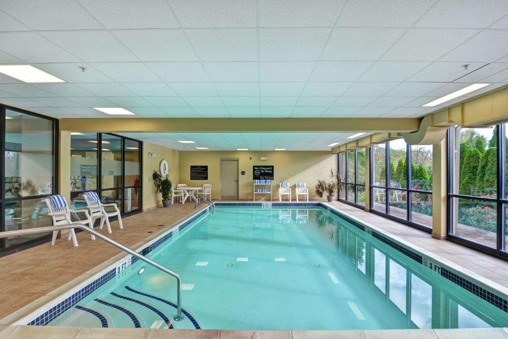 Hampton Inn Lewisburg photo 1